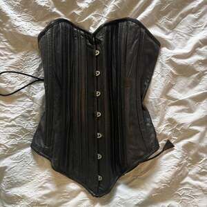 Alter ego genuine leather steel boned